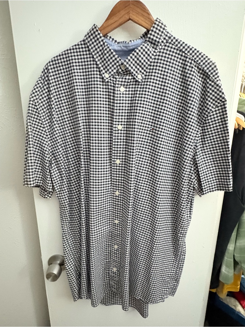 Tommy Hilfiger Black and White Gingham Short-Sleeve Button-Down Shirt